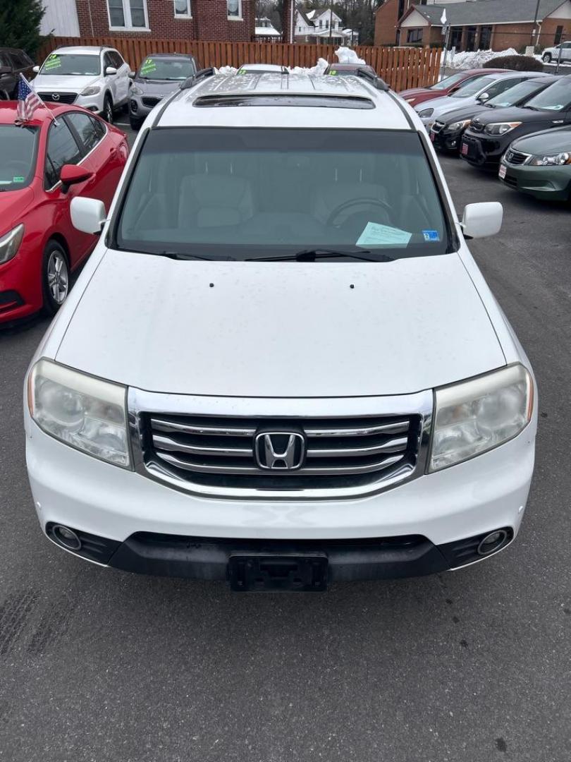 2014 WHITE HONDA PILOT TOURING (5FNYF4H93EB) with an 3.5L engine, Automatic transmission, located at 2514 Williamson Rd NE, Roanoke, VA, 24012, (540) 265-7770, 37.294636, -79.936249 - NO CREDIT CHECK FINANCING WITH ONLY $1800 DOWN PAYMENT!!!! Check out our website www.needausedvehicle.com for our No Credit Check/ In House Financing options!! No Credit Check Available!!! In House Financing Available!!! All Clean Title Vehicles (no Salvaged or flooded vehicles ever on our lot)! - Photo#1