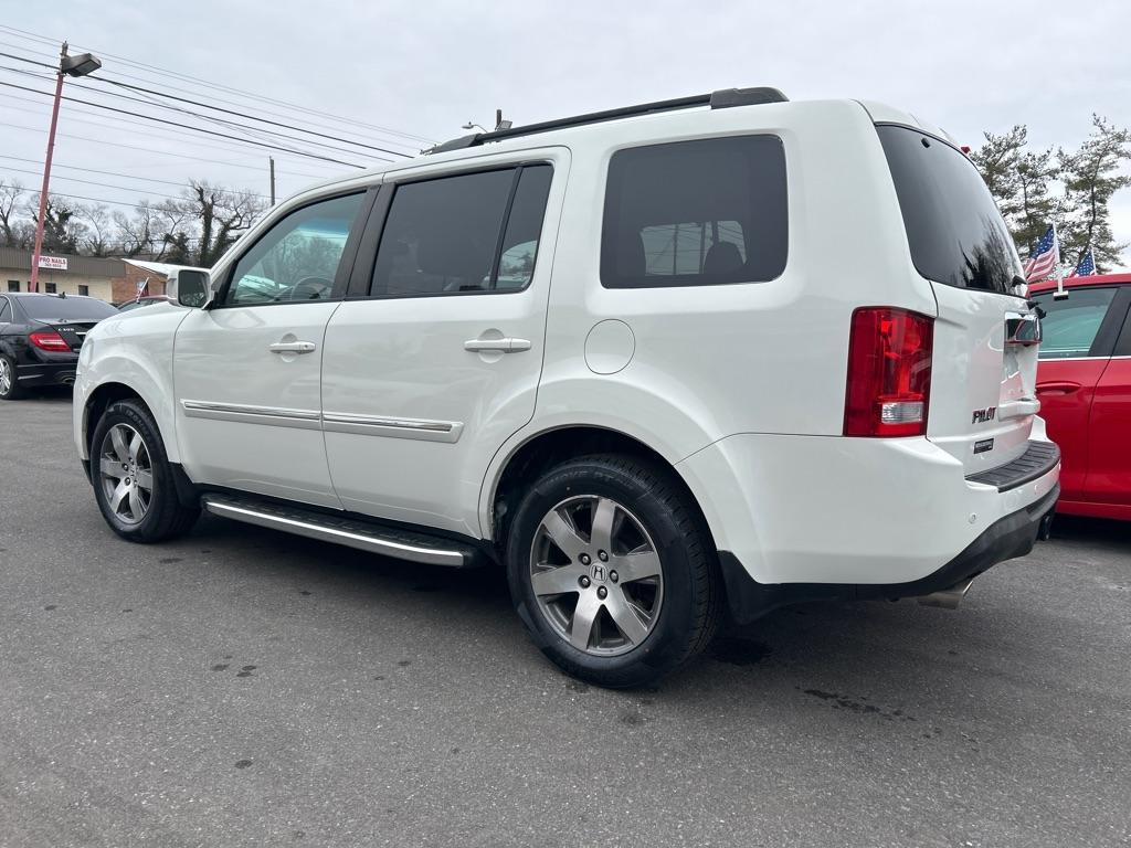 2014 WHITE HONDA PILOT TOURING (5FNYF4H93EB) with an 3.5L engine, Automatic transmission, located at 2514 Williamson Rd NE, Roanoke, VA, 24012, (540) 265-7770, 37.294636, -79.936249 - NO CREDIT CHECK FINANCING WITH ONLY $1800 DOWN PAYMENT!!!! Check out our website www.needausedvehicle.com for our No Credit Check/ In House Financing options!! No Credit Check Available!!! In House Financing Available!!! All Clean Title Vehicles (no Salvaged or flooded vehicles ever on our lot)! - Photo#2