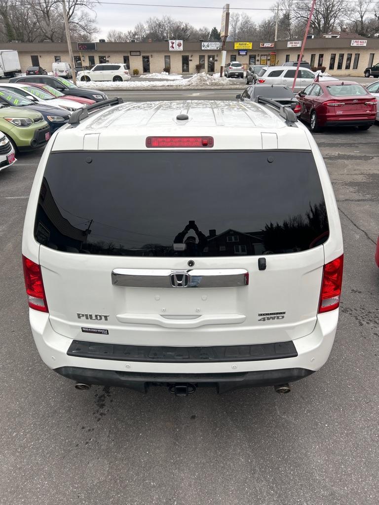 2014 WHITE HONDA PILOT TOURING (5FNYF4H93EB) with an 3.5L engine, Automatic transmission, located at 2514 Williamson Rd NE, Roanoke, VA, 24012, (540) 265-7770, 37.294636, -79.936249 - NO CREDIT CHECK FINANCING WITH ONLY $1800 DOWN PAYMENT!!!! Check out our website www.needausedvehicle.com for our No Credit Check/ In House Financing options!! No Credit Check Available!!! In House Financing Available!!! All Clean Title Vehicles (no Salvaged or flooded vehicles ever on our lot)! - Photo#3