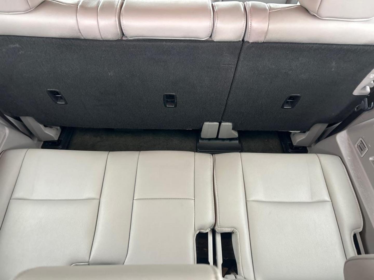 2014 WHITE HONDA PILOT TOURING (5FNYF4H93EB) with an 3.5L engine, Automatic transmission, located at 2514 Williamson Rd NE, Roanoke, VA, 24012, (540) 265-7770, 37.294636, -79.936249 - NO CREDIT CHECK FINANCING WITH ONLY $1800 DOWN PAYMENT!!!! Check out our website www.needausedvehicle.com for our No Credit Check/ In House Financing options!! No Credit Check Available!!! In House Financing Available!!! All Clean Title Vehicles (no Salvaged or flooded vehicles ever on our lot)! - Photo#5