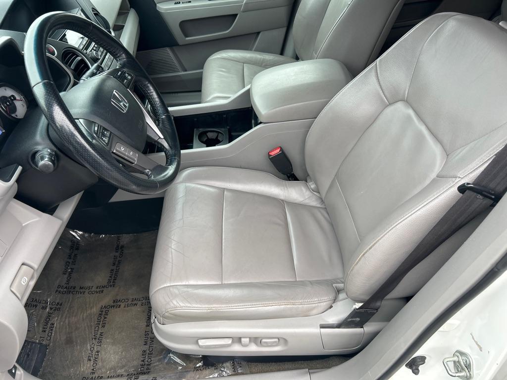 2014 WHITE HONDA PILOT TOURING (5FNYF4H93EB) with an 3.5L engine, Automatic transmission, located at 2514 Williamson Rd NE, Roanoke, VA, 24012, (540) 265-7770, 37.294636, -79.936249 - NO CREDIT CHECK FINANCING WITH ONLY $1800 DOWN PAYMENT!!!! Check out our website www.needausedvehicle.com for our No Credit Check/ In House Financing options!! No Credit Check Available!!! In House Financing Available!!! All Clean Title Vehicles (no Salvaged or flooded vehicles ever on our lot)! - Photo#9