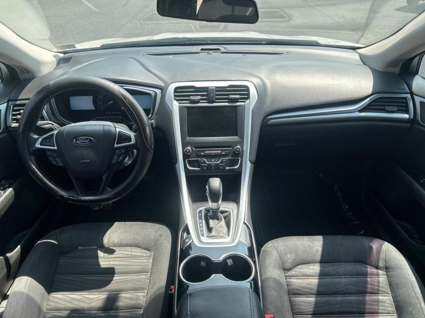 2016 WHITE FORD FUSION SE (3FA6P0H7XGR) with an 2.5L engine, Automatic transmission, located at 2514 Williamson Rd NE, Roanoke, VA, 24012, (540) 265-7770, 37.294636, -79.936249 - NO CREDIT CHECK FINANCING WITH ONLY $2700 DOWN PAYMENT!!!! Check out our website www.needausedvehicle.com for our No Credit Check/ In House Financing options!! No Credit Check Available!!! In House Financing Available!!! All Clean Title Vehicles (no Salvaged or flooded vehicles ever on our lot)! - Photo#3