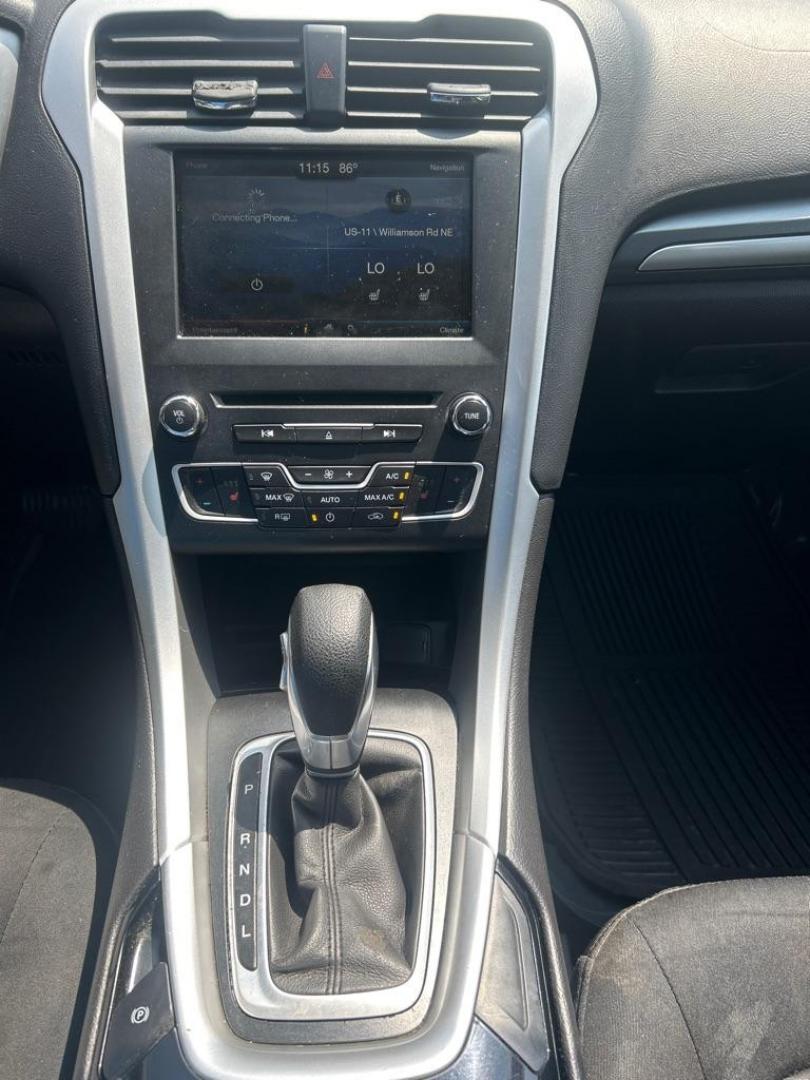 2016 WHITE FORD FUSION SE (3FA6P0H7XGR) with an 2.5L engine, Automatic transmission, located at 2514 Williamson Rd NE, Roanoke, VA, 24012, (540) 265-7770, 37.294636, -79.936249 - NO CREDIT CHECK FINANCING WITH ONLY $2700 DOWN PAYMENT!!!! Check out our website www.needausedvehicle.com for our No Credit Check/ In House Financing options!! No Credit Check Available!!! In House Financing Available!!! All Clean Title Vehicles (no Salvaged or flooded vehicles ever on our lot)! - Photo#5