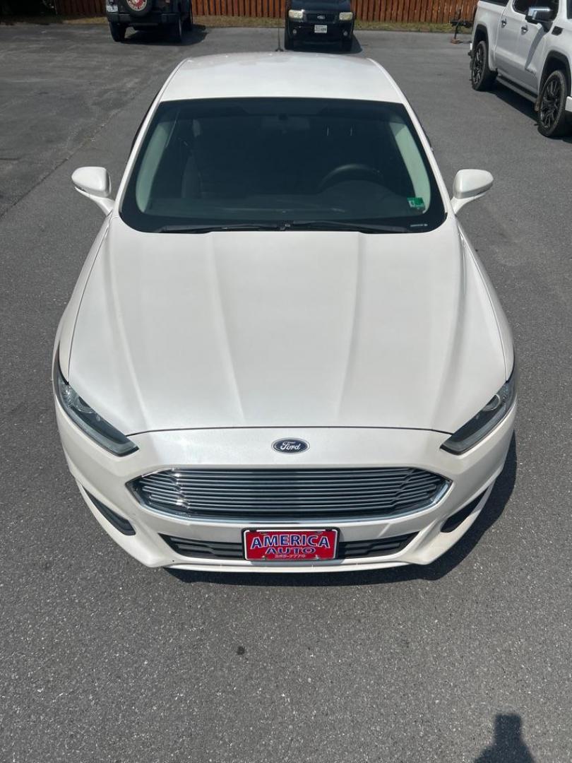 2016 WHITE FORD FUSION SE (3FA6P0H7XGR) with an 2.5L engine, Automatic transmission, located at 2514 Williamson Rd NE, Roanoke, VA, 24012, (540) 265-7770, 37.294636, -79.936249 - NO CREDIT CHECK FINANCING WITH ONLY $2700 DOWN PAYMENT!!!! Check out our website www.needausedvehicle.com for our No Credit Check/ In House Financing options!! No Credit Check Available!!! In House Financing Available!!! All Clean Title Vehicles (no Salvaged or flooded vehicles ever on our lot)! - Photo#10