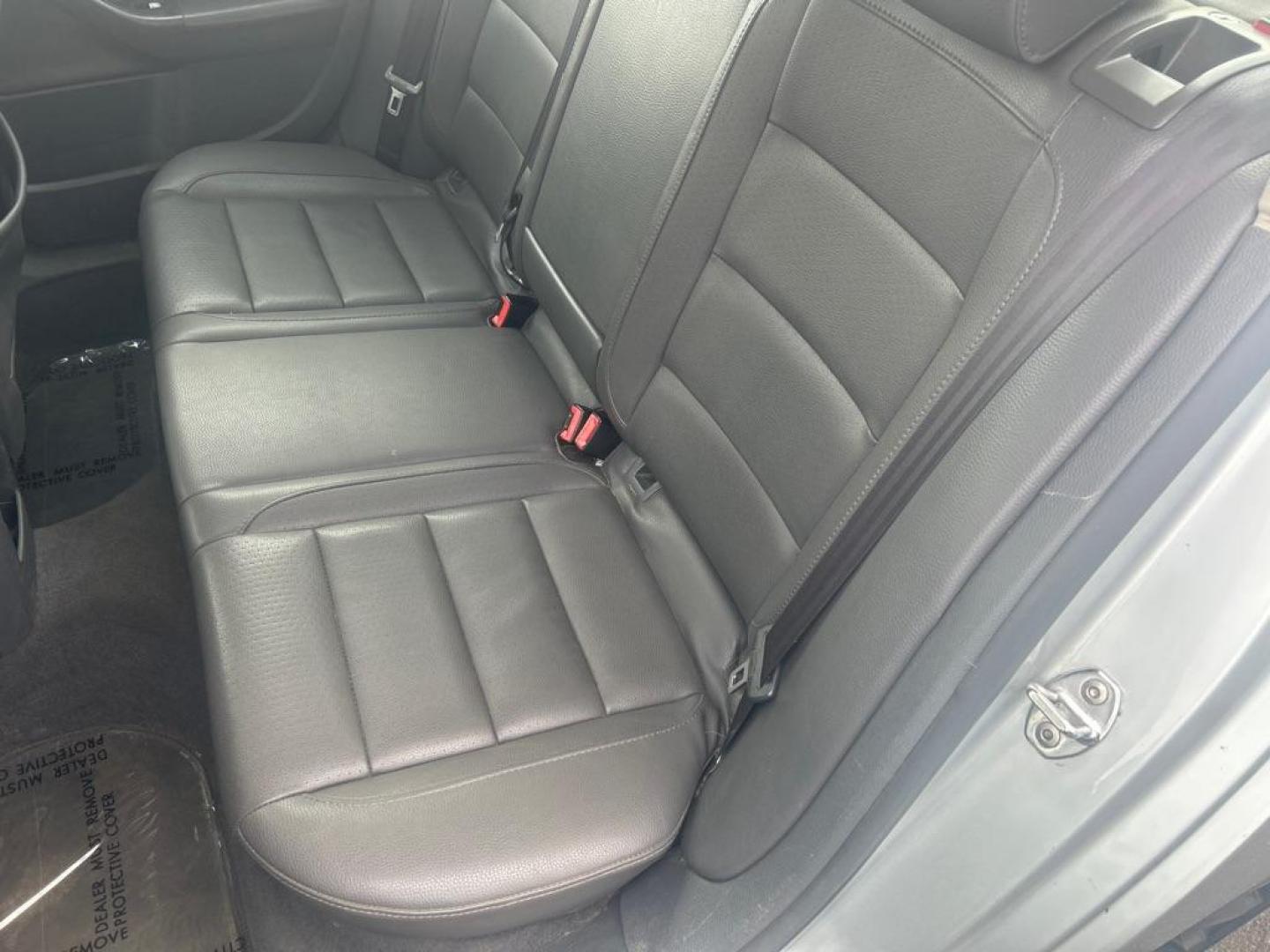 2006 SILVER VOLKSWAGEN JETTA 2.5 OPTION PACKAGE 1 (3VWSF71K06M) with an 2.5L engine, Automatic transmission, located at 2514 Williamson Rd NE, Roanoke, VA, 24012, (540) 265-7770, 37.294636, -79.936249 - NO CREDIT CHECK FINANCING WITH ONLY $1500 DOWN PAYMENT!!!! Check out our website www.needausedvehicle.com for our No Credit Check/ In House Financing options!! No Credit Check Available!!! In House Financing Available!!! All Clean Title Vehicles (no Salvaged or flooded vehicles ever on our lot)! - Photo#2