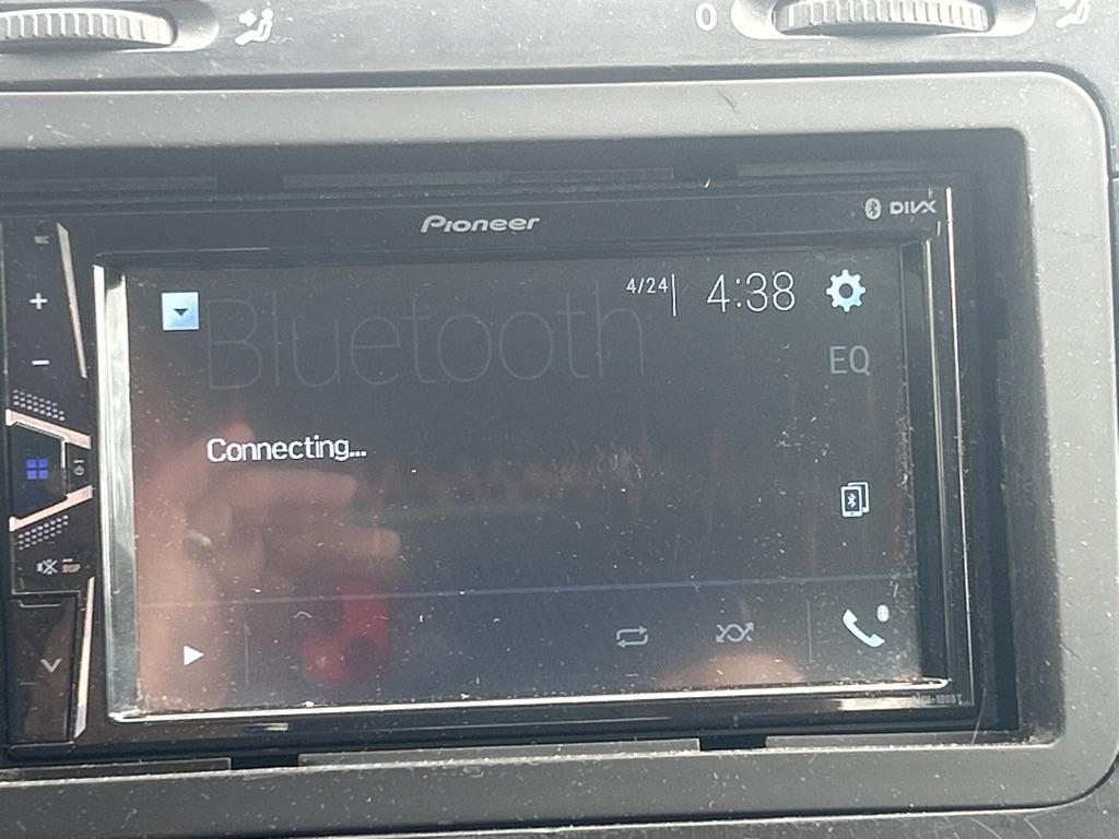 2006 SILVER VOLKSWAGEN JETTA 2.5 OPTION PACKAGE 1 (3VWSF71K06M) with an 2.5L engine, Automatic transmission, located at 2514 Williamson Rd NE, Roanoke, VA, 24012, (540) 265-7770, 37.294636, -79.936249 - NO CREDIT CHECK FINANCING WITH ONLY $1500 DOWN PAYMENT!!!! Check out our website www.needausedvehicle.com for our No Credit Check/ In House Financing options!! No Credit Check Available!!! In House Financing Available!!! All Clean Title Vehicles (no Salvaged or flooded vehicles ever on our lot)! - Photo#6