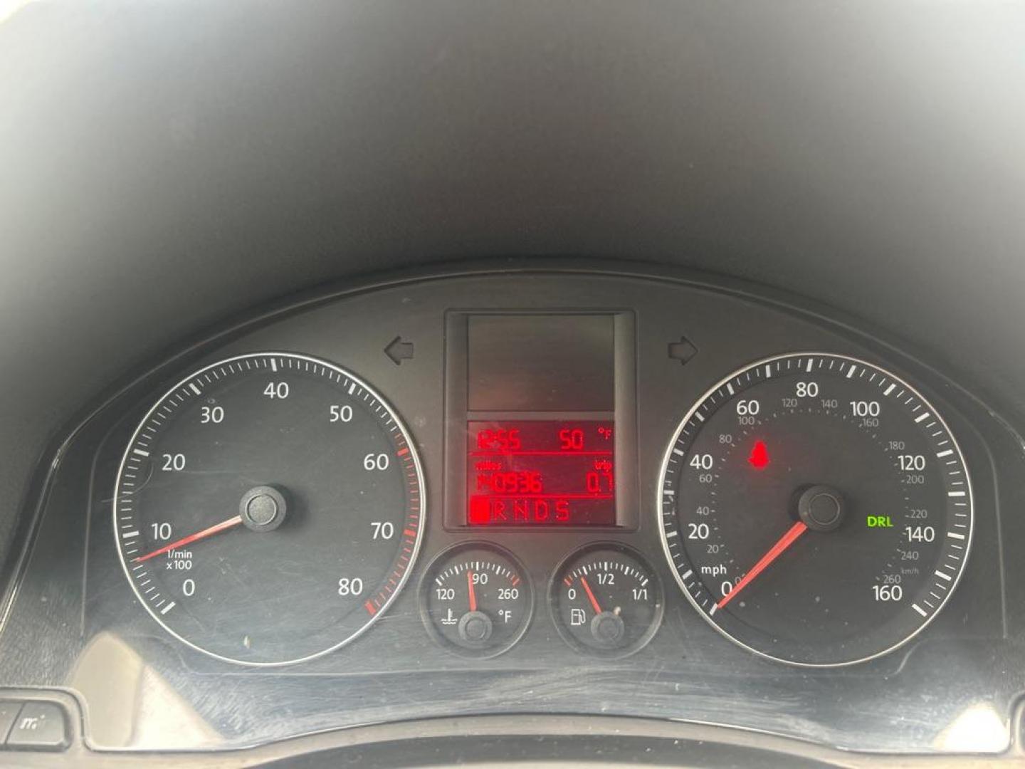 2006 SILVER VOLKSWAGEN JETTA 2.5 OPTION PACKAGE 1 (3VWSF71K06M) with an 2.5L engine, Automatic transmission, located at 2514 Williamson Rd NE, Roanoke, VA, 24012, (540) 265-7770, 37.294636, -79.936249 - NO CREDIT CHECK FINANCING WITH ONLY $1500 DOWN PAYMENT!!!! Check out our website www.needausedvehicle.com for our No Credit Check/ In House Financing options!! No Credit Check Available!!! In House Financing Available!!! All Clean Title Vehicles (no Salvaged or flooded vehicles ever on our lot)! - Photo#7