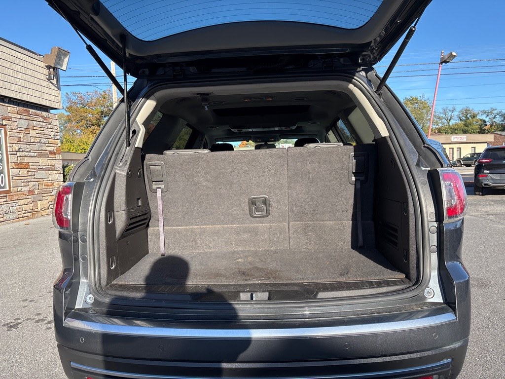 2014 GRAY GMC ACADIA SLT-2 (1GKKVSKD9EJ) with an 3.6L engine, Automatic transmission, located at 2514 Williamson Rd NE, Roanoke, VA, 24012, (540) 265-7770, 37.294636, -79.936249 - NO CREDIT CHECK FINANCING WITH ONLY $1900 DOWN PAYMENT!!!! Check out our website www.needausedvehicle.com for our No Credit Check/ In House Financing options!! No Credit Check Available!!! In House Financing Available!!! All Clean Title Vehicles (no Salvaged or flooded vehicles ever on our lot)!- Photo#2