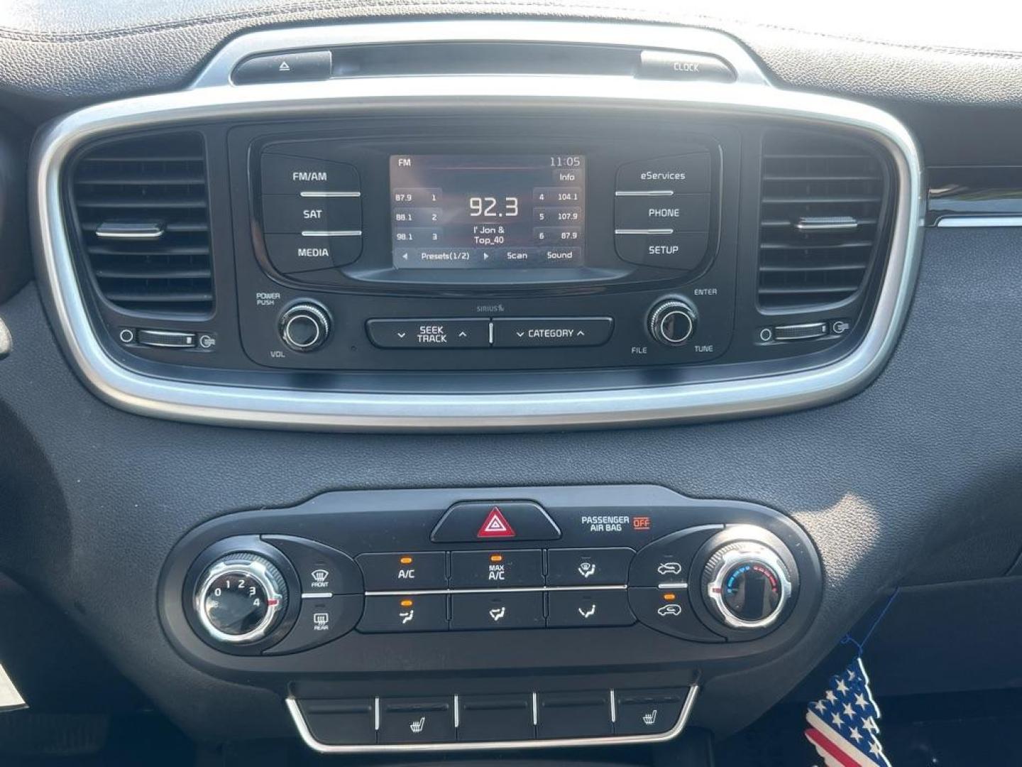 2016 BLACK KIA SORENTO LX (5XYPGDA3XGG) with an 2.4L engine, Automatic transmission, located at 2514 Williamson Rd NE, Roanoke, VA, 24012, (540) 265-7770, 37.294636, -79.936249 - NO CREDIT CHECK FINANCING WITH ONLY $1800 DOWN PAYMENT!!!! Check out our website www.needausedvehicle.com for our No Credit Check/ In House Financing options!! No Credit Check Available!!! In House Financing Available!!! All Clean Title Vehicles (no Salvaged or flooded vehicles ever on our lot)! - Photo#8