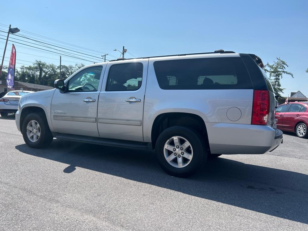 2013 SILVER GMC YUKON XL 1500 SLT (1GKS2KE74DR) with an 5.3L engine, Automatic transmission, located at 2514 Williamson Rd NE, Roanoke, VA, 24012, (540) 265-7770, 37.294636, -79.936249 - NO CREDIT CHECK FINANCING WITH ONLY $3300 DOWN PAYMENT!!!! Check out our website www.needausedvehicle.com for our No Credit Check/ In House Financing options!! No Credit Check Available!!! In House Financing Available!!! All Clean Title Vehicles (no Salvaged or flooded vehicles ever on our lot)! - Photo#2
