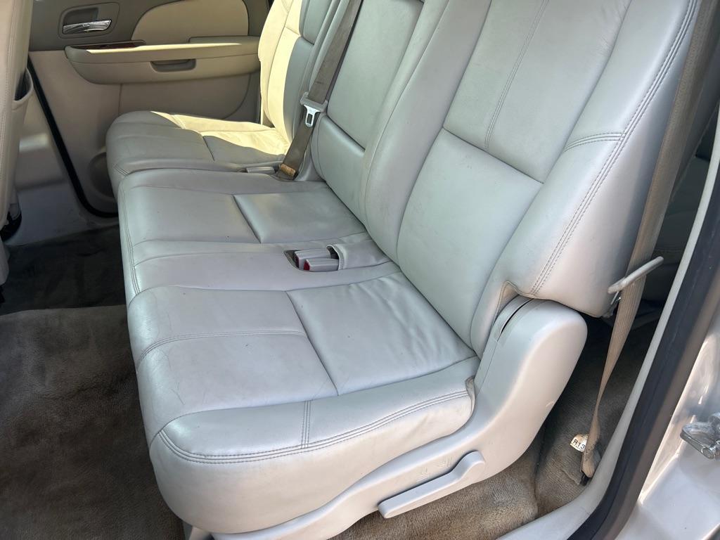 2013 SILVER GMC YUKON XL 1500 SLT (1GKS2KE74DR) with an 5.3L engine, Automatic transmission, located at 2514 Williamson Rd NE, Roanoke, VA, 24012, (540) 265-7770, 37.294636, -79.936249 - NO CREDIT CHECK FINANCING WITH ONLY $3300 DOWN PAYMENT!!!! Check out our website www.needausedvehicle.com for our No Credit Check/ In House Financing options!! No Credit Check Available!!! In House Financing Available!!! All Clean Title Vehicles (no Salvaged or flooded vehicles ever on our lot)! - Photo#7