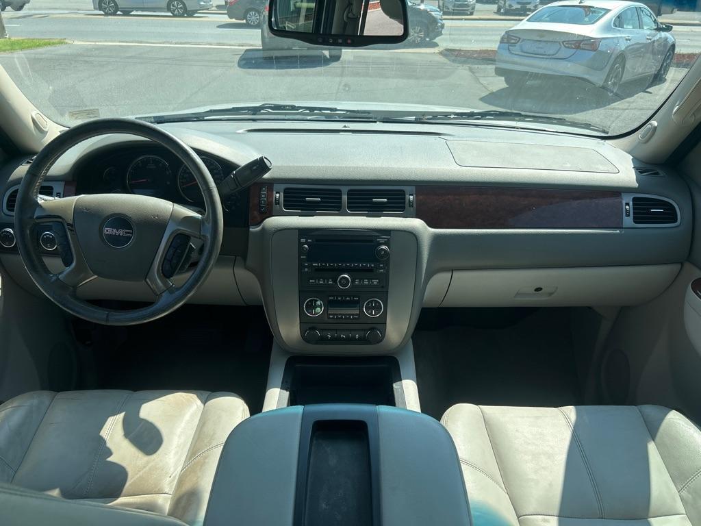 2013 SILVER GMC YUKON XL 1500 SLT (1GKS2KE74DR) with an 5.3L engine, Automatic transmission, located at 2514 Williamson Rd NE, Roanoke, VA, 24012, (540) 265-7770, 37.294636, -79.936249 - NO CREDIT CHECK FINANCING WITH ONLY $3300 DOWN PAYMENT!!!! Check out our website www.needausedvehicle.com for our No Credit Check/ In House Financing options!! No Credit Check Available!!! In House Financing Available!!! All Clean Title Vehicles (no Salvaged or flooded vehicles ever on our lot)! - Photo#8