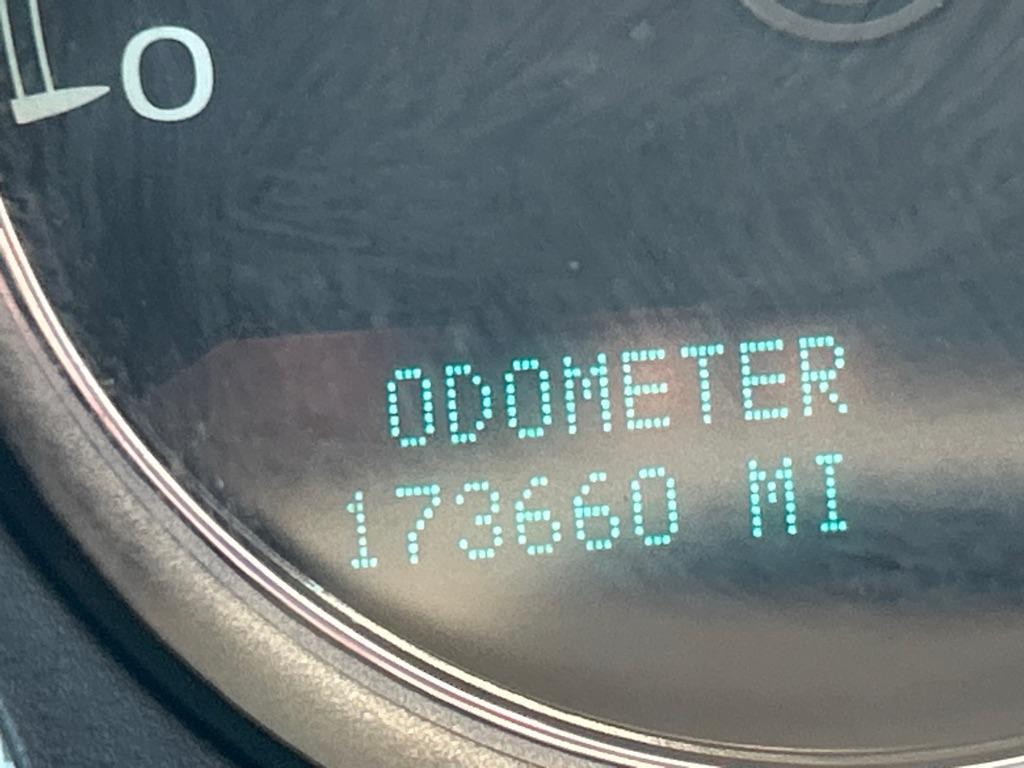 2013 SILVER GMC YUKON XL 1500 SLT (1GKS2KE74DR) with an 5.3L engine, Automatic transmission, located at 2514 Williamson Rd NE, Roanoke, VA, 24012, (540) 265-7770, 37.294636, -79.936249 - NO CREDIT CHECK FINANCING WITH ONLY $3300 DOWN PAYMENT!!!! Check out our website www.needausedvehicle.com for our No Credit Check/ In House Financing options!! No Credit Check Available!!! In House Financing Available!!! All Clean Title Vehicles (no Salvaged or flooded vehicles ever on our lot)! - Photo#12