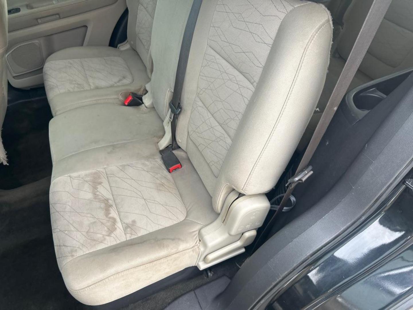 2015 BLACK FORD EXPLORER (1FM5K7B89FG) with an 3.5L engine, Automatic transmission, located at 2514 Williamson Rd NE, Roanoke, VA, 24012, (540) 265-7770, 37.294636, -79.936249 - NO CREDIT CHECK FINANCING WITH ONLY $1700 DOWN PAYMENT!!!! Check out our website www.needausedvehicle.com for our No Credit Check/ In House Financing options!! No Credit Check Available!!! In House Financing Available!!! All Clean Title Vehicles (no Salvaged or flooded vehicles ever on our lot)! - Photo#4