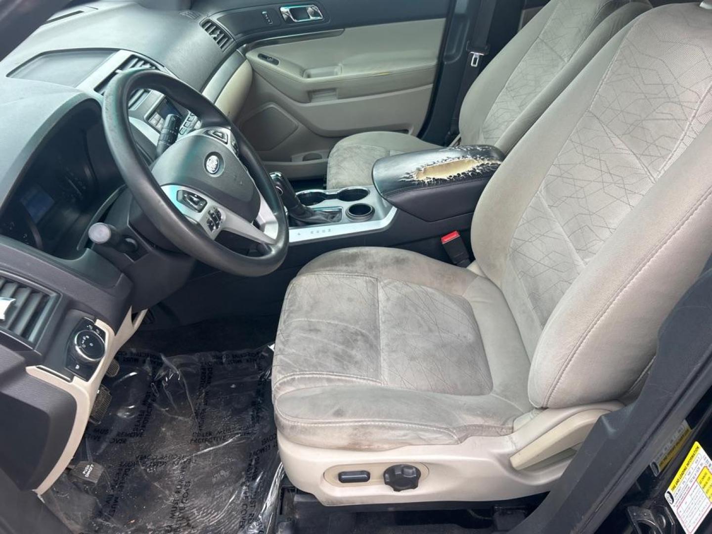 2015 BLACK FORD EXPLORER (1FM5K7B89FG) with an 3.5L engine, Automatic transmission, located at 2514 Williamson Rd NE, Roanoke, VA, 24012, (540) 265-7770, 37.294636, -79.936249 - NO CREDIT CHECK FINANCING WITH ONLY $1700 DOWN PAYMENT!!!! Check out our website www.needausedvehicle.com for our No Credit Check/ In House Financing options!! No Credit Check Available!!! In House Financing Available!!! All Clean Title Vehicles (no Salvaged or flooded vehicles ever on our lot)! - Photo#6