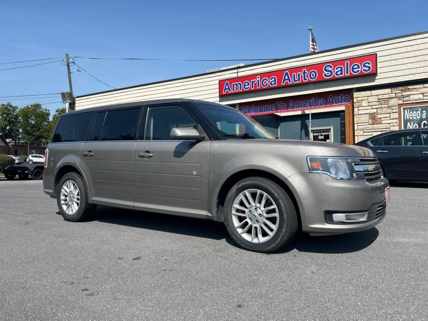2014 GRAY FORD FLEX SEL (2FMHK6C89EB) with an 3.5L engine, Automatic transmission, located at 2514 Williamson Rd NE, Roanoke, VA, 24012, (540) 265-7770, 37.294636, -79.936249 - NO CREDIT CHECK FINANCING WITH ONLY $2500 DOWN PAYMENT!!!! Check out our website www.needausedvehicle.com for our No Credit Check/ In House Financing options!! No Credit Check Available!!! In House Financing Available!!! All Clean Title Vehicles (no Salvaged or flooded vehicles ever on our lot)! - Photo#0