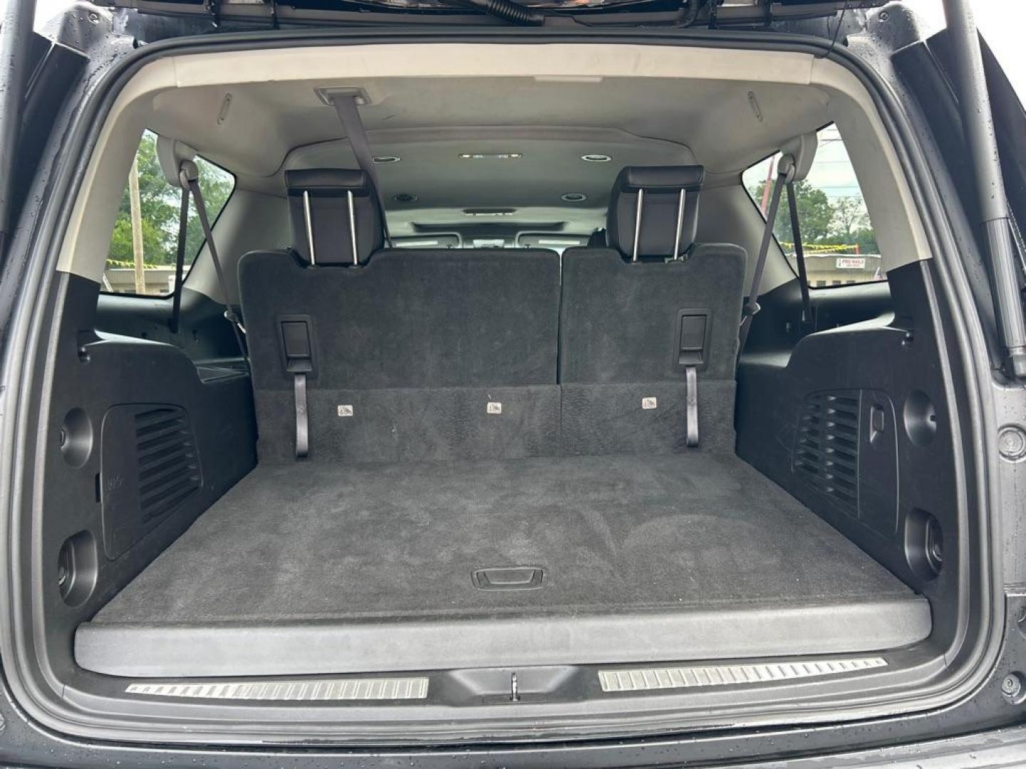 2017 BLACK CHEVROLET SUBURBAN 1500 LT Z71 Package (1GNSKHKC8HR) with an 5.3L engine, Automatic transmission, located at 2514 Williamson Rd NE, Roanoke, VA, 24012, (540) 265-7770, 37.294636, -79.936249 - NO CREDIT CHECK FINANCING WITH ONLY $4500 DOWN PAYMENT!!!! Check out our website www.needausedvehicle.com for our No Credit Check/ In House Financing options!! No Credit Check Available!!! In House Financing Available!!! All Clean Title Vehicles (no Salvaged or flooded vehicles ever on our lot)! - Photo#2