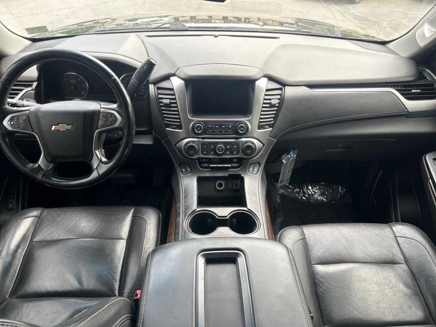 2017 BLACK CHEVROLET SUBURBAN 1500 LT Z71 Package (1GNSKHKC8HR) with an 5.3L engine, Automatic transmission, located at 2514 Williamson Rd NE, Roanoke, VA, 24012, (540) 265-7770, 37.294636, -79.936249 - NO CREDIT CHECK FINANCING WITH ONLY $4500 DOWN PAYMENT!!!! Check out our website www.needausedvehicle.com for our No Credit Check/ In House Financing options!! No Credit Check Available!!! In House Financing Available!!! All Clean Title Vehicles (no Salvaged or flooded vehicles ever on our lot)! - Photo#5