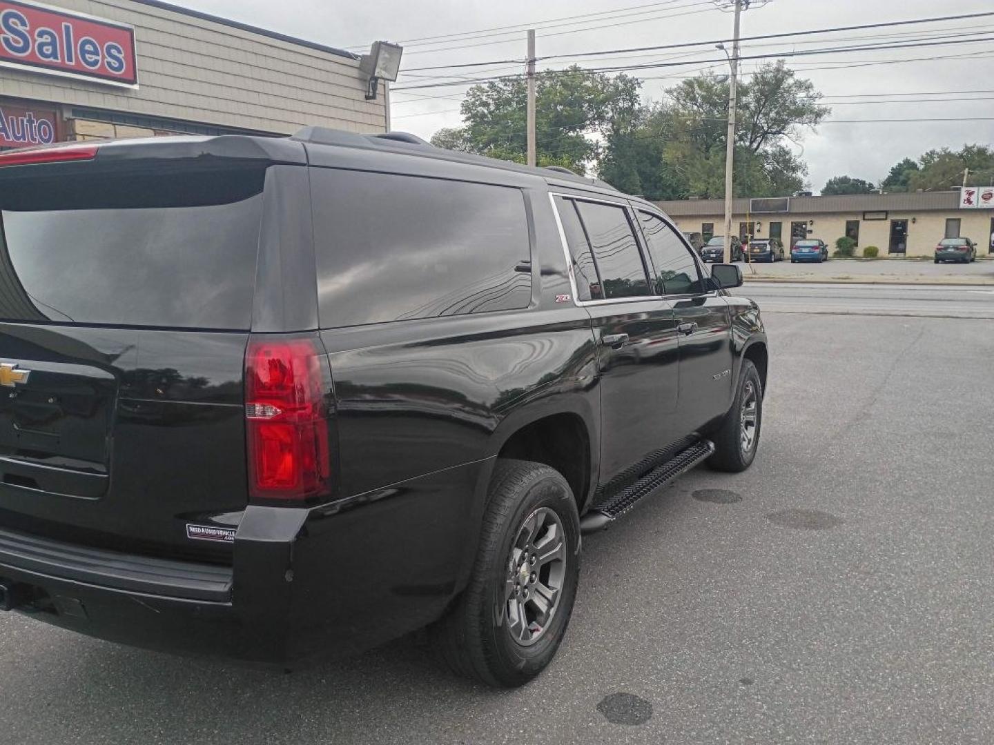 2017 BLACK CHEVROLET SUBURBAN 1500 LT (1GNSKHKC8HR) with an 5.3L engine, Automatic transmission, located at 2514 Williamson Rd NE, Roanoke, VA, 24012, (540) 265-7770, 37.294636, -79.936249 - NO CREDIT CHECK FINANCING WITH ONLY $3800 DOWN PAYMENT!!!! Check out our website www.needausedvehicle.com for our No Credit Check/ In House Financing options!! No Credit Check Available!!! In House Financing Available!!! All Clean Title Vehicles (no Salvaged or flooded vehicles ever on our lot)!- Photo#2