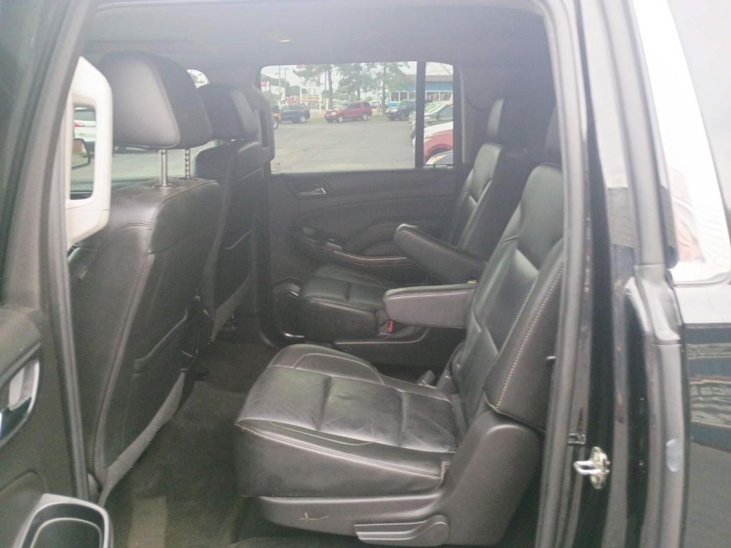 2017 BLACK CHEVROLET SUBURBAN 1500 LT (1GNSKHKC8HR) with an 5.3L engine, Automatic transmission, located at 2514 Williamson Rd NE, Roanoke, VA, 24012, (540) 265-7770, 37.294636, -79.936249 - NO CREDIT CHECK FINANCING WITH ONLY $3800 DOWN PAYMENT!!!! Check out our website www.needausedvehicle.com for our No Credit Check/ In House Financing options!! No Credit Check Available!!! In House Financing Available!!! All Clean Title Vehicles (no Salvaged or flooded vehicles ever on our lot)!- Photo#4