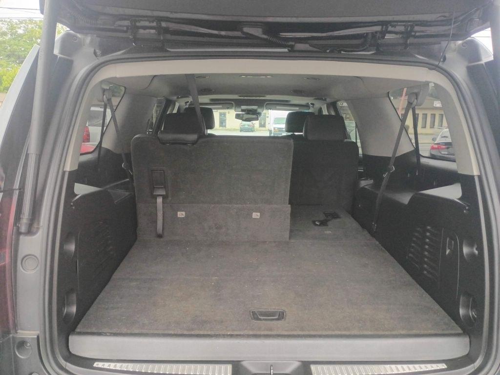 2017 BLACK CHEVROLET SUBURBAN 1500 LT (1GNSKHKC8HR) with an 5.3L engine, Automatic transmission, located at 2514 Williamson Rd NE, Roanoke, VA, 24012, (540) 265-7770, 37.294636, -79.936249 - NO CREDIT CHECK FINANCING WITH ONLY $3800 DOWN PAYMENT!!!! Check out our website www.needausedvehicle.com for our No Credit Check/ In House Financing options!! No Credit Check Available!!! In House Financing Available!!! All Clean Title Vehicles (no Salvaged or flooded vehicles ever on our lot)!- Photo#6