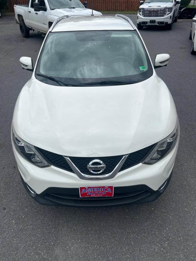 2017 WHITE NISSAN ROGUE SPORT S (JN1BJ1CR5HW) with an 2.0L engine, Continuously Variable transmission, located at 2514 Williamson Rd NE, Roanoke, VA, 24012, (540) 265-7770, 37.294636, -79.936249 - NO CREDIT CHECK FINANCING WITH ONLY $4500 DOWN PAYMENT!!!! Check out our website www.needausedvehicle.com for our No Credit Check/ In House Financing options!! No Credit Check Available!!! In House Financing Available!!! All Clean Title Vehicles (no Salvaged or flooded vehicles ever on our lot)! - Photo#1