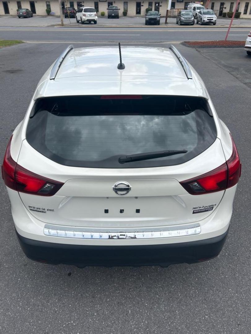 2017 WHITE NISSAN ROGUE SPORT S (JN1BJ1CR5HW) with an 2.0L engine, Continuously Variable transmission, located at 2514 Williamson Rd NE, Roanoke, VA, 24012, (540) 265-7770, 37.294636, -79.936249 - NO CREDIT CHECK FINANCING WITH ONLY $4500 DOWN PAYMENT!!!! Check out our website www.needausedvehicle.com for our No Credit Check/ In House Financing options!! No Credit Check Available!!! In House Financing Available!!! All Clean Title Vehicles (no Salvaged or flooded vehicles ever on our lot)! - Photo#3