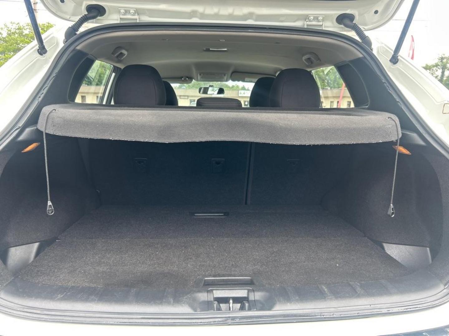 2017 WHITE NISSAN ROGUE SPORT S (JN1BJ1CR5HW) with an 2.0L engine, Continuously Variable transmission, located at 2514 Williamson Rd NE, Roanoke, VA, 24012, (540) 265-7770, 37.294636, -79.936249 - NO CREDIT CHECK FINANCING WITH ONLY $4500 DOWN PAYMENT!!!! Check out our website www.needausedvehicle.com for our No Credit Check/ In House Financing options!! No Credit Check Available!!! In House Financing Available!!! All Clean Title Vehicles (no Salvaged or flooded vehicles ever on our lot)! - Photo#4