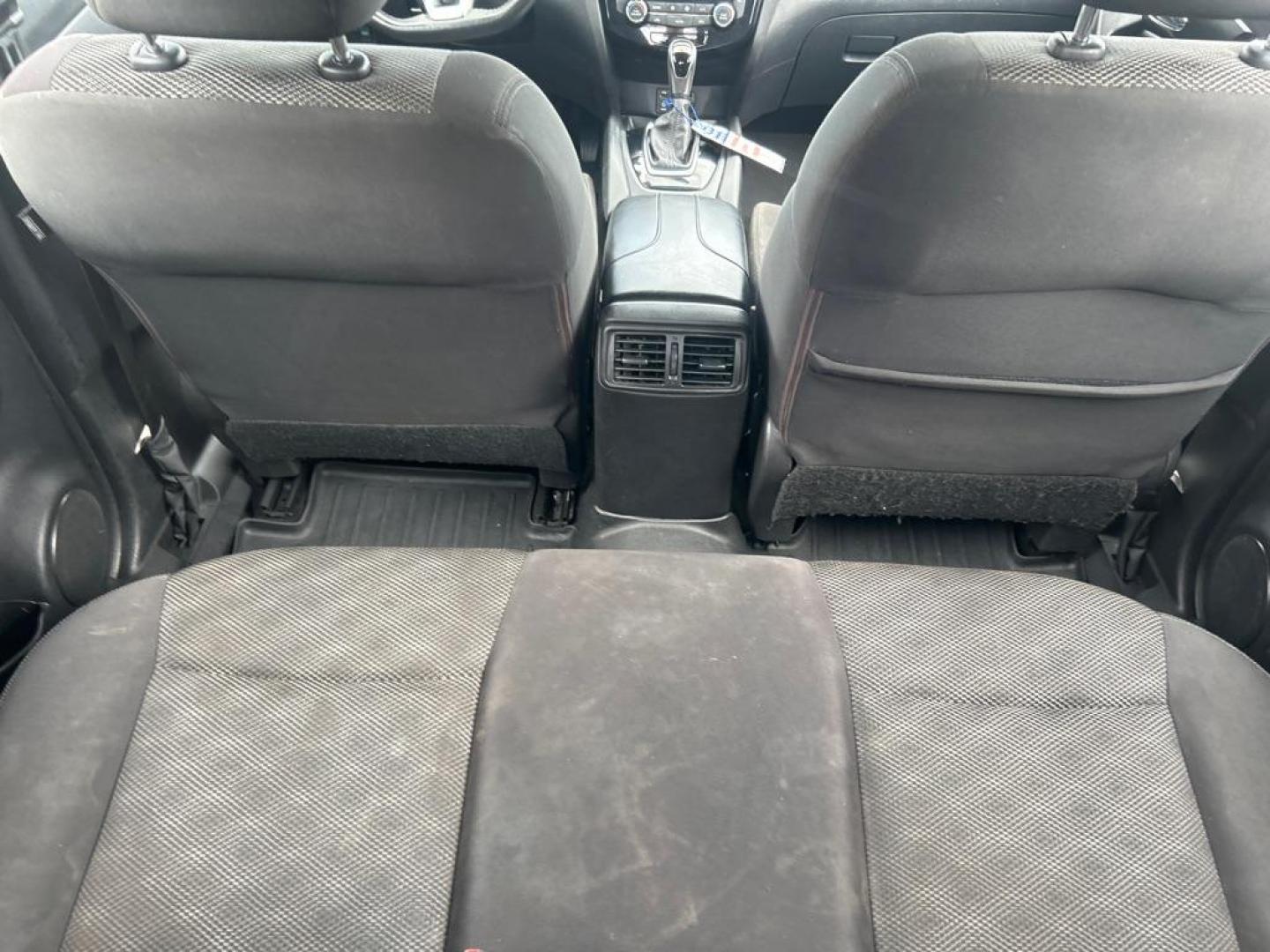 2017 WHITE NISSAN ROGUE SPORT S (JN1BJ1CR5HW) with an 2.0L engine, Continuously Variable transmission, located at 2514 Williamson Rd NE, Roanoke, VA, 24012, (540) 265-7770, 37.294636, -79.936249 - NO CREDIT CHECK FINANCING WITH ONLY $4500 DOWN PAYMENT!!!! Check out our website www.needausedvehicle.com for our No Credit Check/ In House Financing options!! No Credit Check Available!!! In House Financing Available!!! All Clean Title Vehicles (no Salvaged or flooded vehicles ever on our lot)! - Photo#5