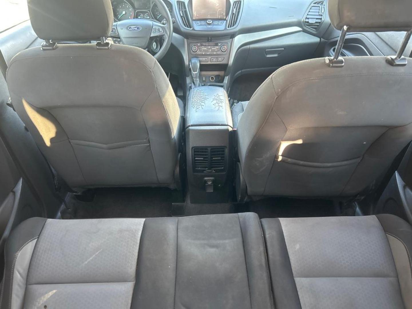 2018 BLACK FORD ESCAPE SE (1FMCU0GD1JU) with an 1.5L engine, Automatic transmission, located at 2514 Williamson Rd NE, Roanoke, VA, 24012, (540) 265-7770, 37.294636, -79.936249 - Photo#5