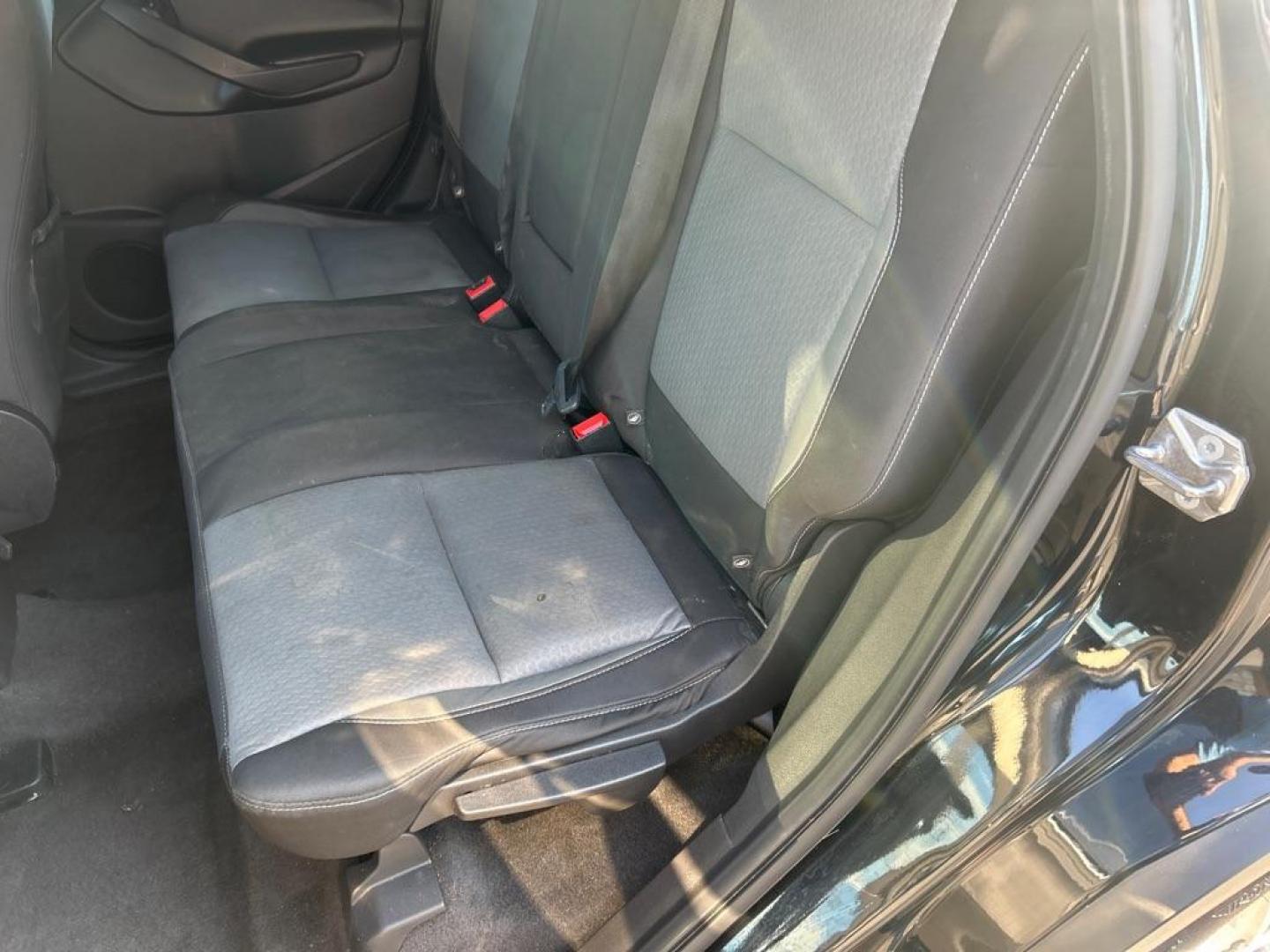 2018 BLACK FORD ESCAPE SE (1FMCU0GD1JU) with an 1.5L engine, Automatic transmission, located at 2514 Williamson Rd NE, Roanoke, VA, 24012, (540) 265-7770, 37.294636, -79.936249 - Photo#6