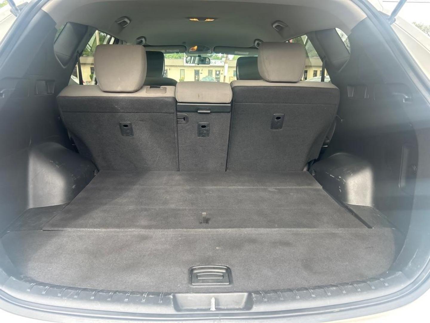 2015 WHITE HYUNDAI SANTA FE SPORT SPORT (5XYZTDLB6FG) with an 2.4L engine, Automatic transmission, located at 2514 Williamson Rd NE, Roanoke, VA, 24012, (540) 265-7770, 37.294636, -79.936249 - Photo#2