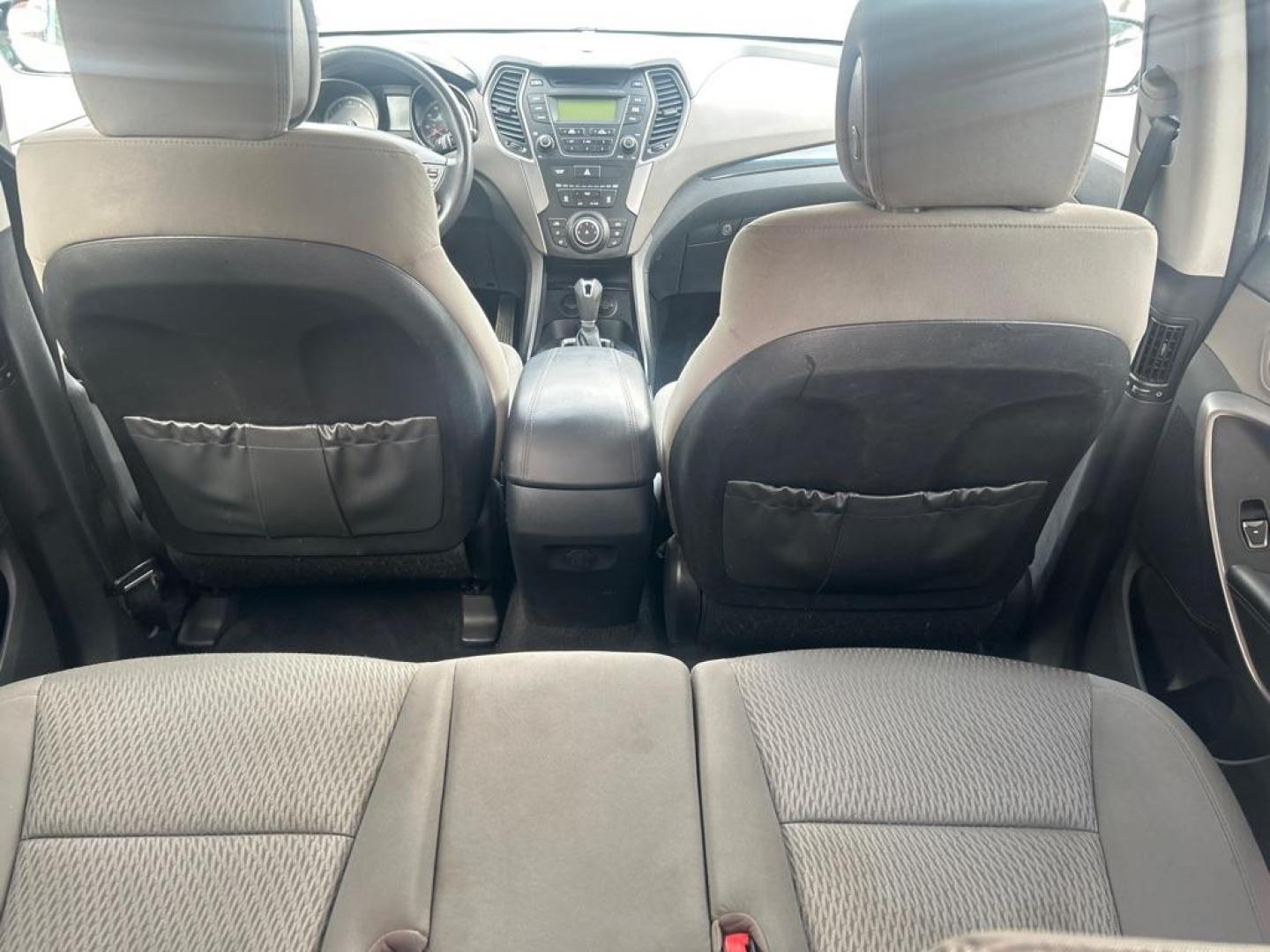 2015 WHITE HYUNDAI SANTA FE SPORT SPORT (5XYZTDLB6FG) with an 2.4L engine, Automatic transmission, located at 2514 Williamson Rd NE, Roanoke, VA, 24012, (540) 265-7770, 37.294636, -79.936249 - Photo#3