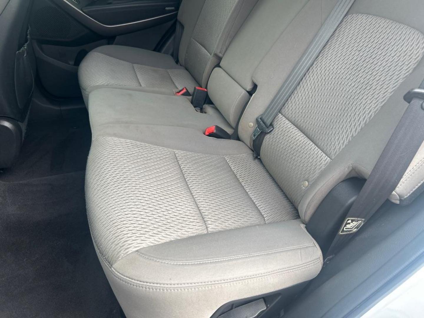 2015 WHITE HYUNDAI SANTA FE SPORT SPORT (5XYZTDLB6FG) with an 2.4L engine, Automatic transmission, located at 2514 Williamson Rd NE, Roanoke, VA, 24012, (540) 265-7770, 37.294636, -79.936249 - Photo#4