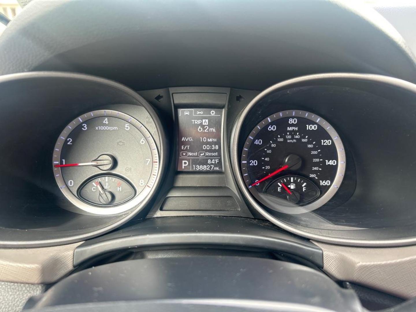 2015 WHITE HYUNDAI SANTA FE SPORT SPORT (5XYZTDLB6FG) with an 2.4L engine, Automatic transmission, located at 2514 Williamson Rd NE, Roanoke, VA, 24012, (540) 265-7770, 37.294636, -79.936249 - Photo#7