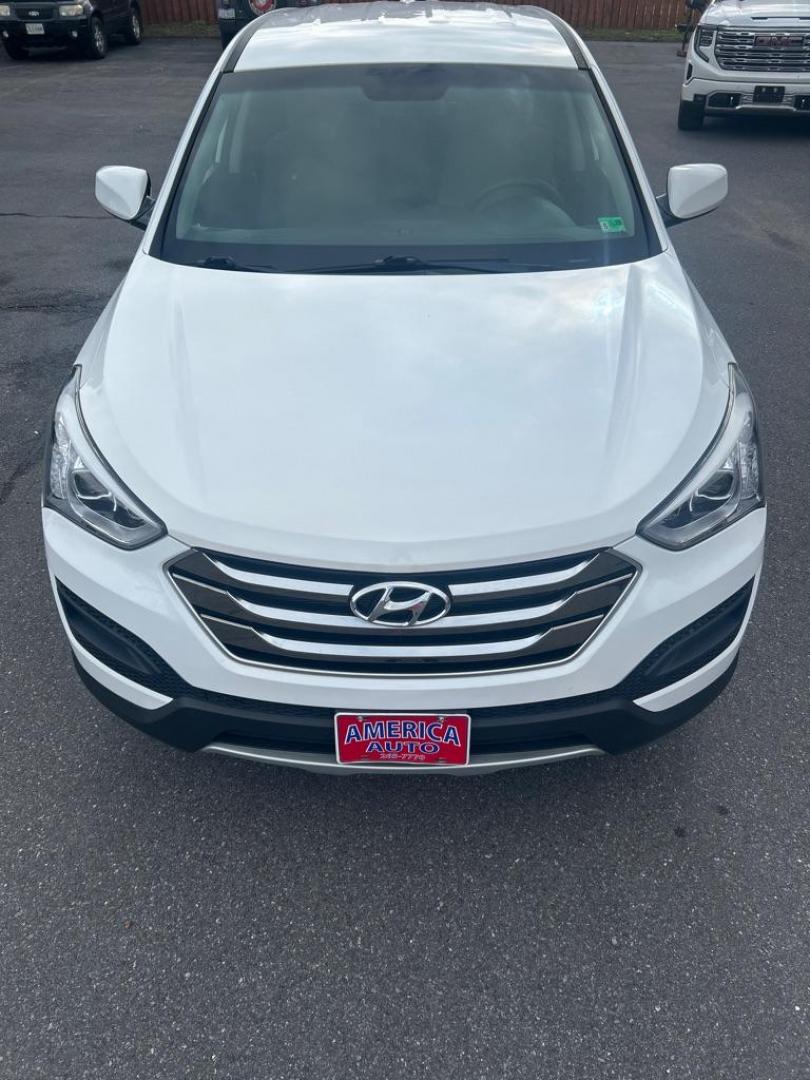 2015 WHITE HYUNDAI SANTA FE SPORT SPORT (5XYZTDLB6FG) with an 2.4L engine, Automatic transmission, located at 2514 Williamson Rd NE, Roanoke, VA, 24012, (540) 265-7770, 37.294636, -79.936249 - Photo#10