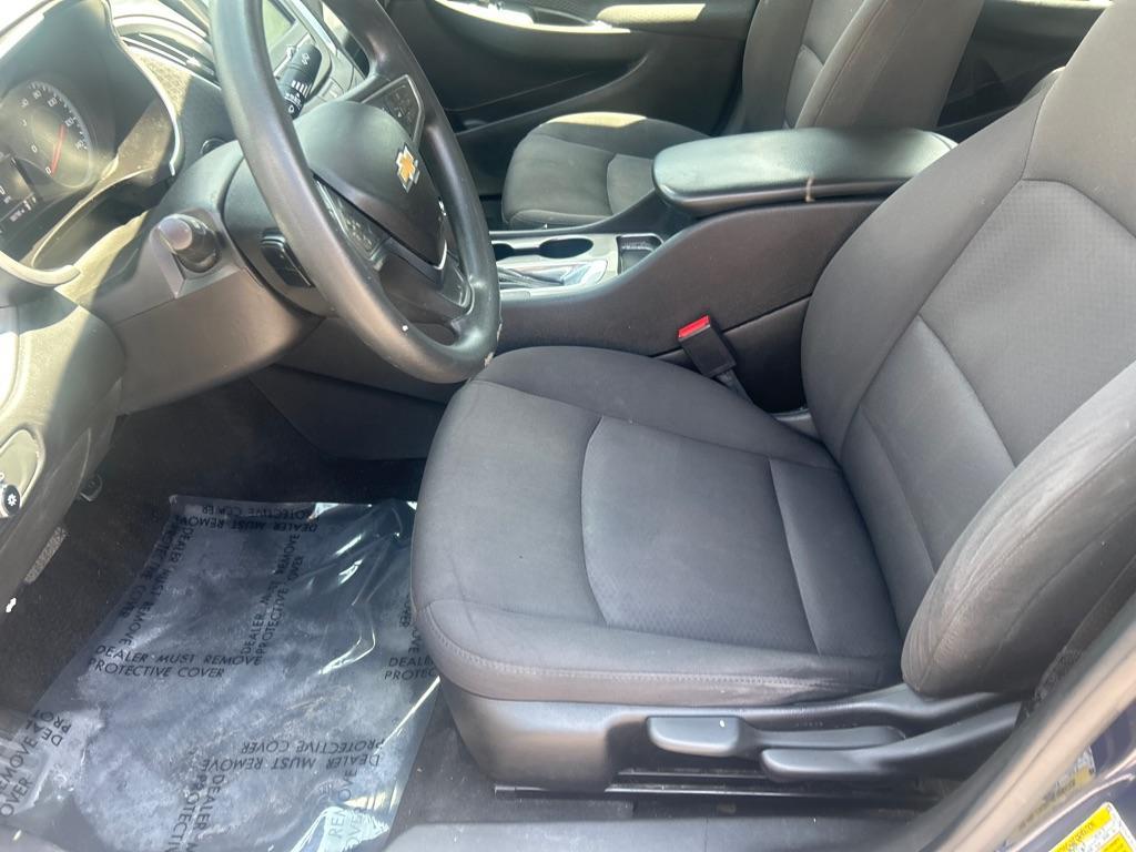 2018 BLUE CHEVROLET MALIBU LS (1G1ZC5ST0JF) with an 1.5L engine, Automatic transmission, located at 2514 Williamson Rd NE, Roanoke, VA, 24012, (540) 265-7770, 37.294636, -79.936249 - NO CREDIT CHECK FINANCING WITH ONLY $2400 DOWN PAYMENT!!!! Check out our website www.needausedvehicle.com for our No Credit Check/ In House Financing options!! No Credit Check Available!!! In House Financing Available!!! All Clean Title Vehicles (no Salvaged or flooded vehicles ever on our lot)! - Photo#4