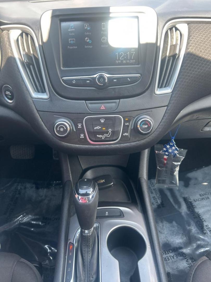 2018 BLUE CHEVROLET MALIBU LS (1G1ZC5ST0JF) with an 1.5L engine, Automatic transmission, located at 2514 Williamson Rd NE, Roanoke, VA, 24012, (540) 265-7770, 37.294636, -79.936249 - Photo#5