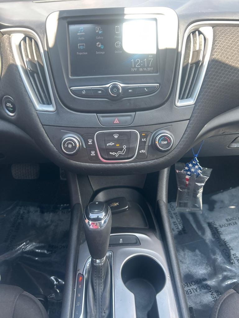 2018 BLUE CHEVROLET MALIBU LS (1G1ZC5ST0JF) with an 1.5L engine, Automatic transmission, located at 2514 Williamson Rd NE, Roanoke, VA, 24012, (540) 265-7770, 37.294636, -79.936249 - NO CREDIT CHECK FINANCING WITH ONLY $2400 DOWN PAYMENT!!!! Check out our website www.needausedvehicle.com for our No Credit Check/ In House Financing options!! No Credit Check Available!!! In House Financing Available!!! All Clean Title Vehicles (no Salvaged or flooded vehicles ever on our lot)! - Photo#5