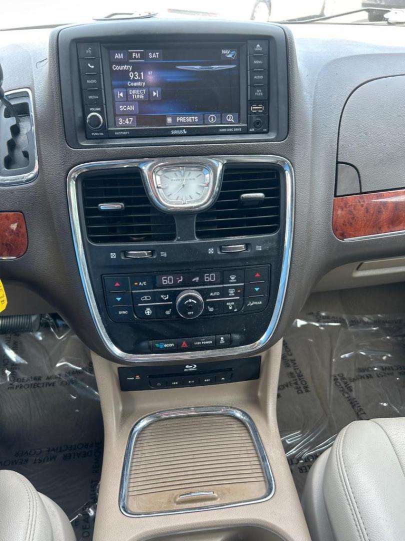 2015 GRAY CHRYSLER TOWN and COUNTRY TOURING L (2C4RC1CG3FR) with an 3.6L engine, Automatic transmission, located at 2514 Williamson Rd NE, Roanoke, VA, 24012, (540) 265-7770, 37.294636, -79.936249 - NO CREDIT CHECK FINANCING WITH ONLY $2500 DOWN PAYMENT!!!! Check out our website www.needausedvehicle.com for our No Credit Check/ In House Financing options!! No Credit Check Available!!! In House Financing Available!!! All Clean Title Vehicles (no Salvaged or flooded vehicles ever on our lot)! - Photo#7