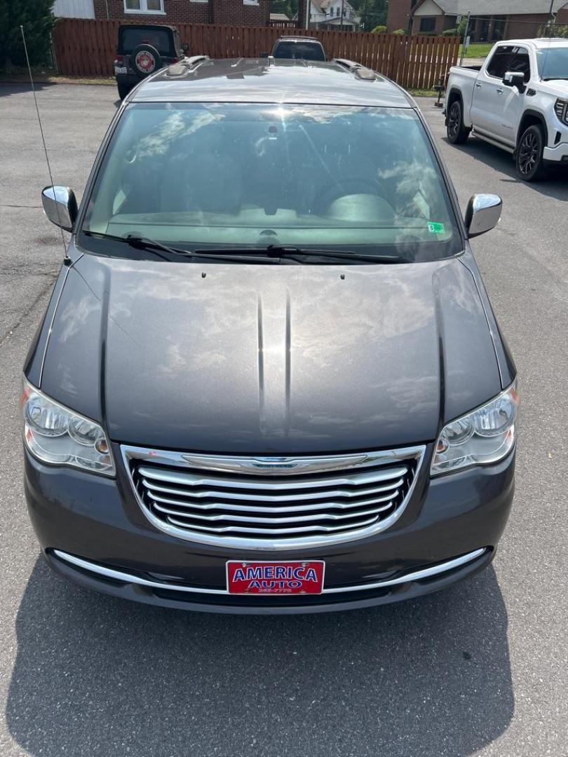 2015 GRAY CHRYSLER TOWN and COUNTRY TOURING L (2C4RC1CG3FR) with an 3.6L engine, Automatic transmission, located at 2514 Williamson Rd NE, Roanoke, VA, 24012, (540) 265-7770, 37.294636, -79.936249 - NO CREDIT CHECK FINANCING WITH ONLY $2500 DOWN PAYMENT!!!! Check out our website www.needausedvehicle.com for our No Credit Check/ In House Financing options!! No Credit Check Available!!! In House Financing Available!!! All Clean Title Vehicles (no Salvaged or flooded vehicles ever on our lot)! - Photo#10