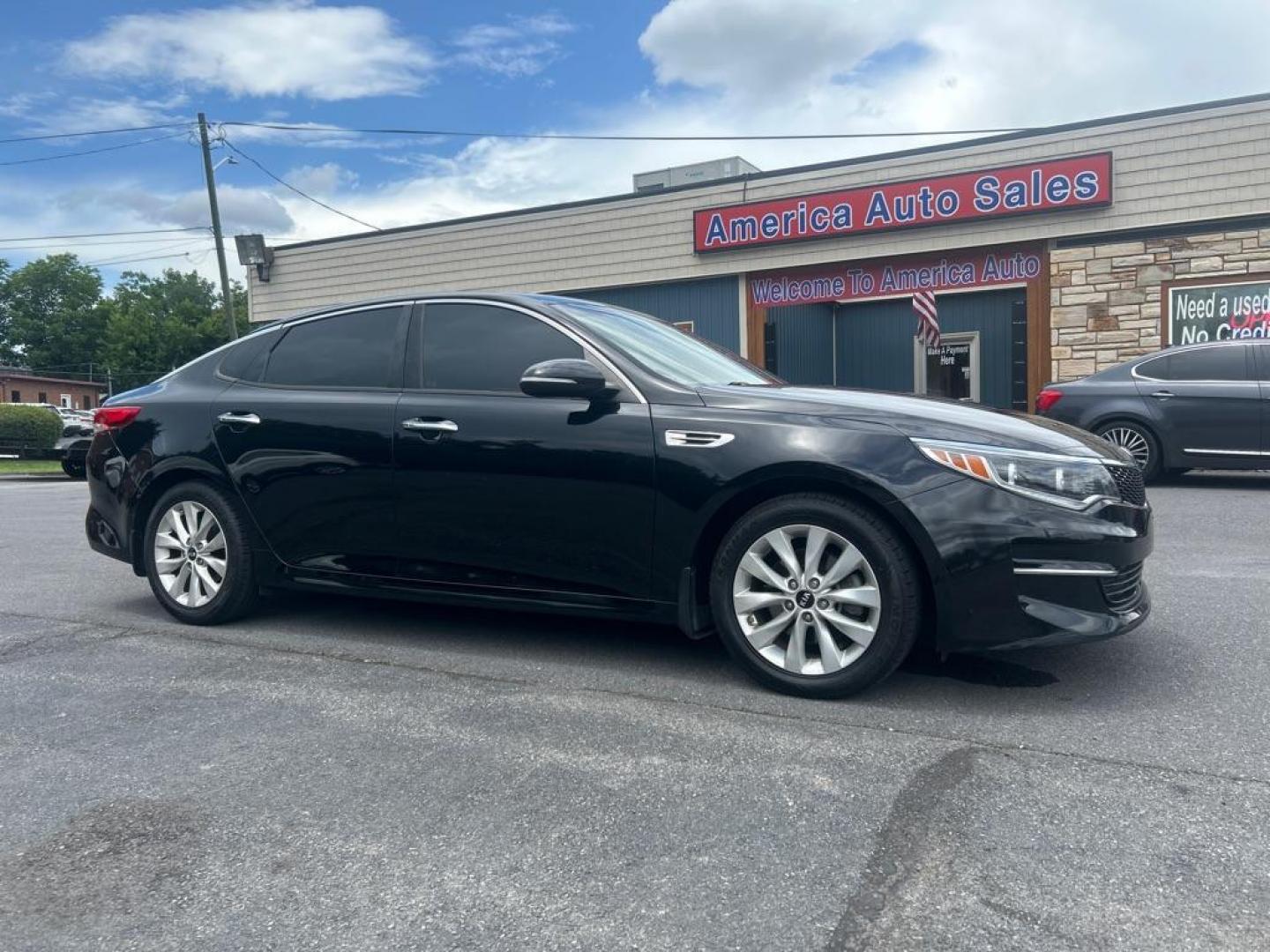 2016 BLACK KIA OPTIMA EX (5XXGU4L36GG) with an 2.4L engine, Automatic transmission, located at 2514 Williamson Rd NE, Roanoke, VA, 24012, (540) 265-7770, 37.294636, -79.936249 - NO CREDIT CHECK FINANCING WITH ONLY $3000 DOWN PAYMENT!!!! Check out our website www.needausedvehicle.com for our No Credit Check/ In House Financing options!! No Credit Check Available!!! In House Financing Available!!! All Clean Title Vehicles (no Salvaged or flooded vehicles ever on our lot)! - Photo#0