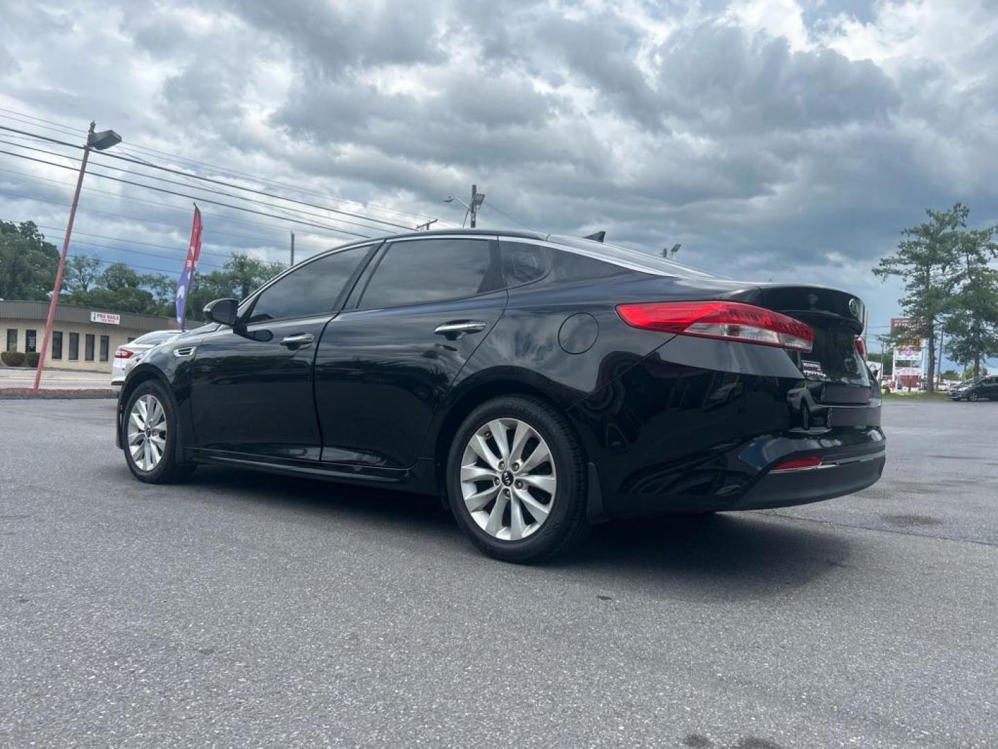 2016 BLACK KIA OPTIMA EX (5XXGU4L36GG) with an 2.4L engine, Automatic transmission, located at 2514 Williamson Rd NE, Roanoke, VA, 24012, (540) 265-7770, 37.294636, -79.936249 - NO CREDIT CHECK FINANCING WITH ONLY $3000 DOWN PAYMENT!!!! Check out our website www.needausedvehicle.com for our No Credit Check/ In House Financing options!! No Credit Check Available!!! In House Financing Available!!! All Clean Title Vehicles (no Salvaged or flooded vehicles ever on our lot)! - Photo#13