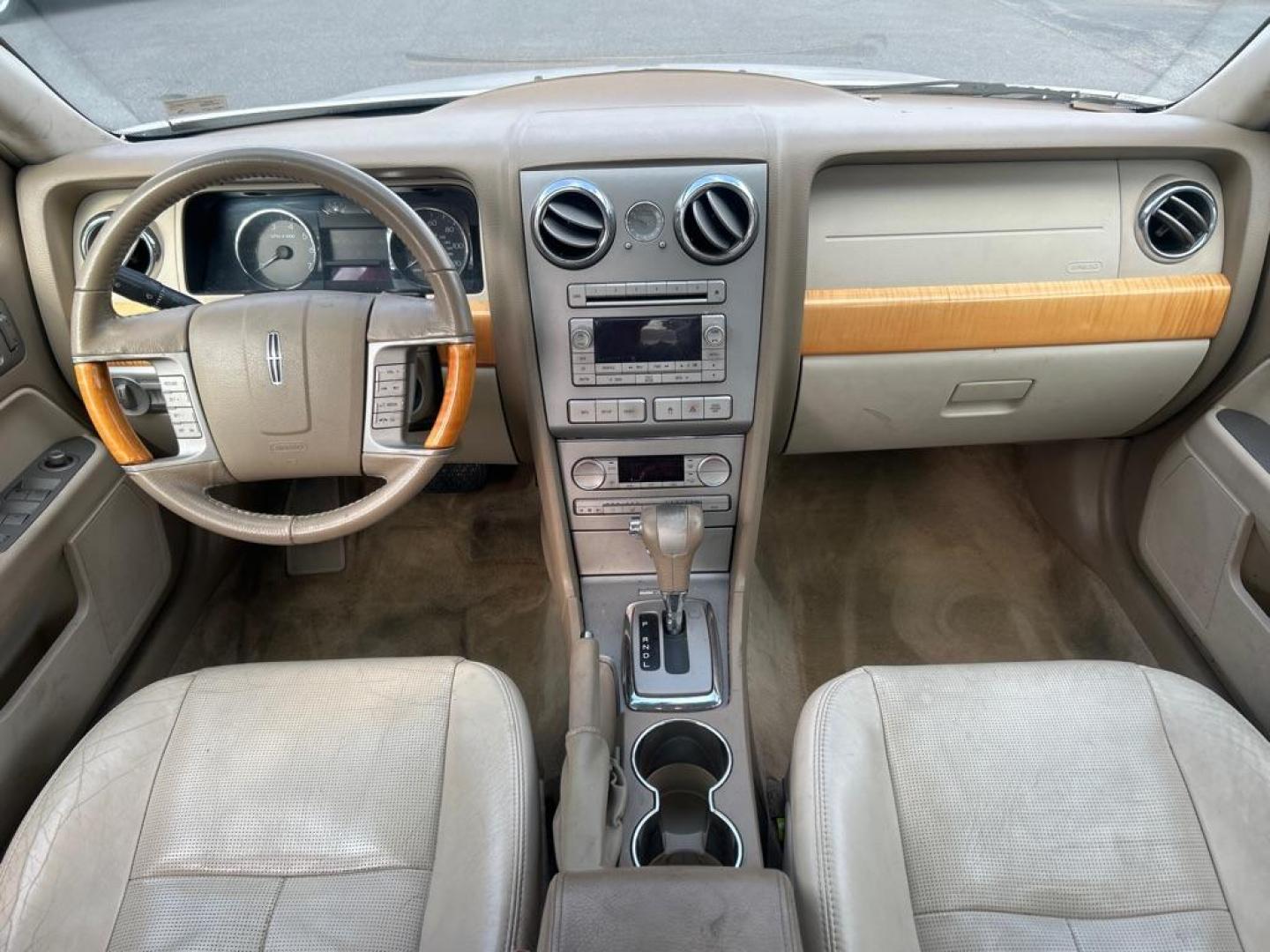 2009 WHITE LINCOLN MKZ (3LNHM28T49R) with an 3.5L engine, Automatic transmission, located at 2514 Williamson Rd NE, Roanoke, VA, 24012, (540) 265-7770, 37.294636, -79.936249 - NO CREDIT CHECK FINANCING WITH ONLY $1800 DOWN PAYMENT!!!! Check out our website www.needausedvehicle.com for our No Credit Check/ In House Financing options!! No Credit Check Available!!! In House Financing Available!!! All Clean Title Vehicles (no Salvaged or flooded vehicles ever on our lot)! - Photo#5