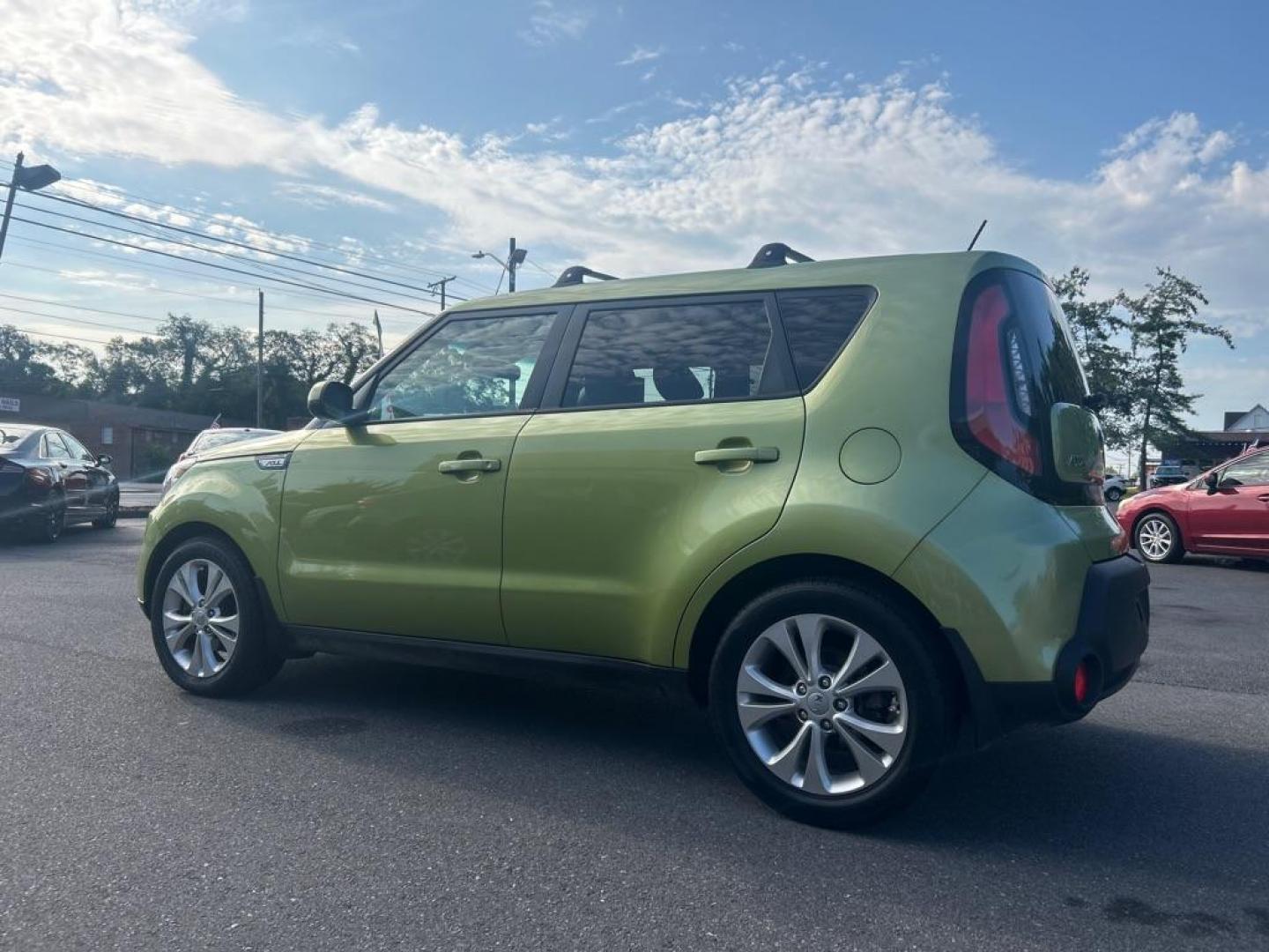 2015 GREEN KIA SOUL + (KNDJP3A5XF7) with an 2.0L engine, Automatic transmission, located at 2514 Williamson Rd NE, Roanoke, VA, 24012, (540) 265-7770, 37.294636, -79.936249 - NO CREDIT CHECK FINANCING WITH ONLY $3000 DOWN PAYMENT!!!! Check out our website www.needausedvehicle.com for our No Credit Check/ In House Financing options!! No Credit Check Available!!! In House Financing Available!!! All Clean Title Vehicles (no Salvaged or flooded vehicles ever on our lot)! - Photo#2
