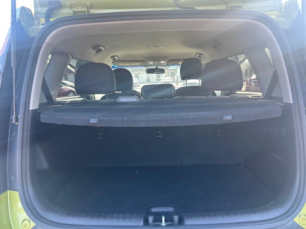 2015 GREEN KIA SOUL + (KNDJP3A5XF7) with an 2.0L engine, Automatic transmission, located at 2514 Williamson Rd NE, Roanoke, VA, 24012, (540) 265-7770, 37.294636, -79.936249 - NO CREDIT CHECK FINANCING WITH ONLY $2800 DOWN PAYMENT!!!! Check out our website www.needausedvehicle.com for our No Credit Check/ In House Financing options!! No Credit Check Available!!! In House Financing Available!!! All Clean Title Vehicles (no Salvaged or flooded vehicles ever on our lot)! - Photo#4