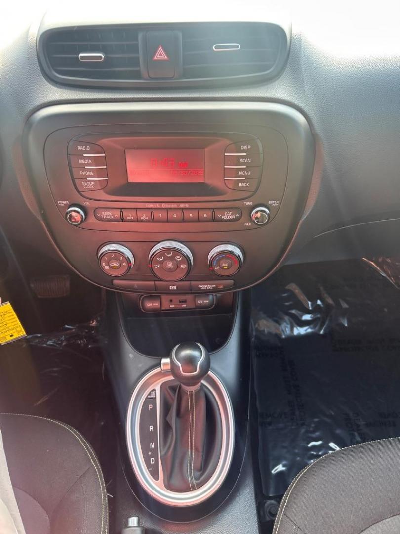 2015 GREEN KIA SOUL + (KNDJP3A5XF7) with an 2.0L engine, Automatic transmission, located at 2514 Williamson Rd NE, Roanoke, VA, 24012, (540) 265-7770, 37.294636, -79.936249 - NO CREDIT CHECK FINANCING WITH ONLY $3000 DOWN PAYMENT!!!! Check out our website www.needausedvehicle.com for our No Credit Check/ In House Financing options!! No Credit Check Available!!! In House Financing Available!!! All Clean Title Vehicles (no Salvaged or flooded vehicles ever on our lot)! - Photo#9