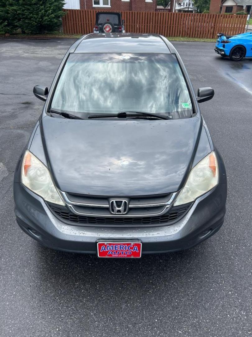 2011 GRAY HONDA CR-V SE (5J6RE4H44BL) with an 2.4L engine, Automatic transmission, located at 2514 Williamson Rd NE, Roanoke, VA, 24012, (540) 265-7770, 37.294636, -79.936249 - NO CREDIT CHECK FINANCING WITH ONLY $3000 DOWN PAYMENT!!!! Check out our website www.needausedvehicle.com for our No Credit Check/ In House Financing options!! No Credit Check Available!!! In House Financing Available!!! All Clean Title Vehicles (no Salvaged or flooded vehicles ever on our lot)! - Photo#1
