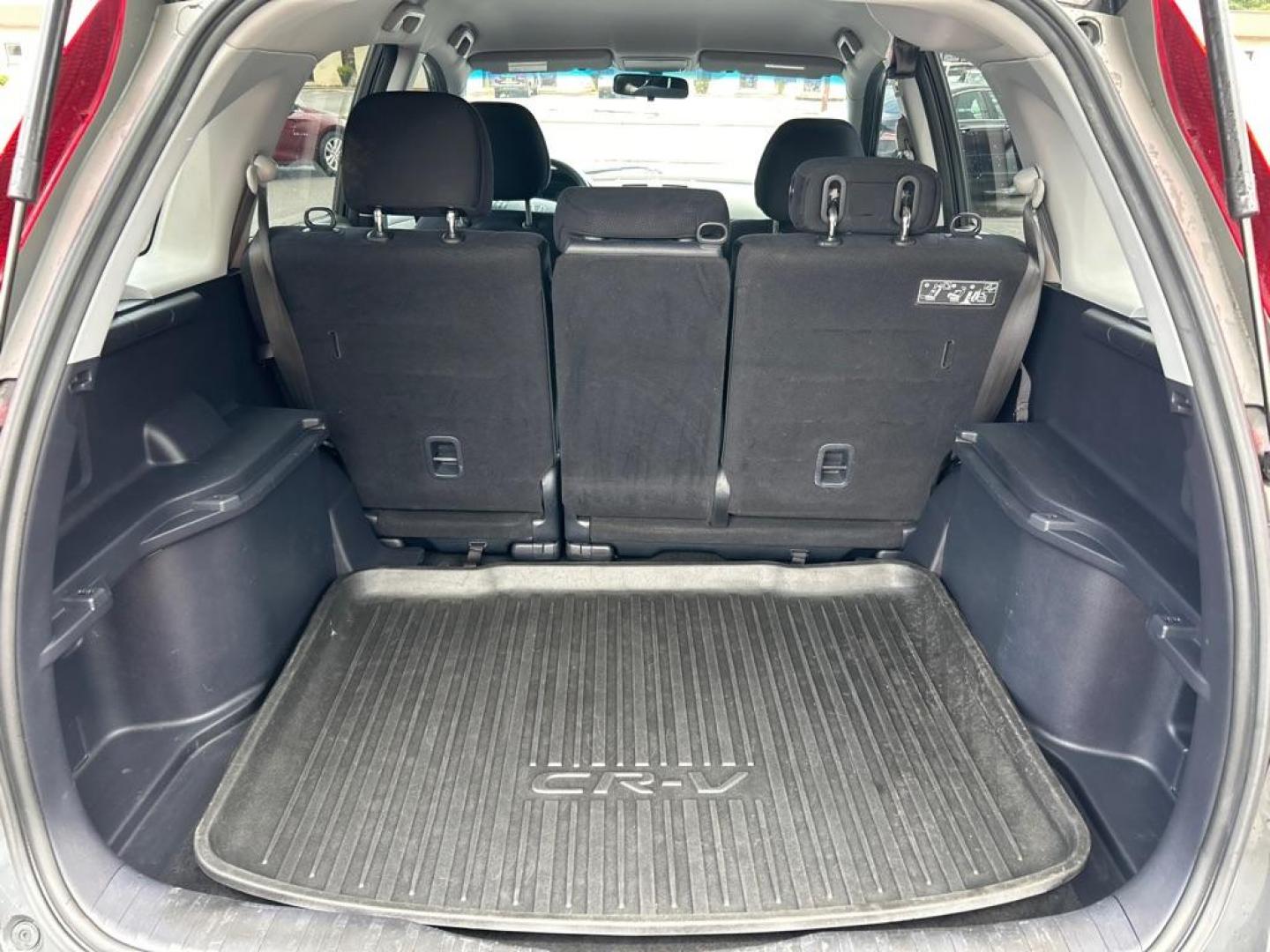 2011 GRAY HONDA CR-V SE (5J6RE4H44BL) with an 2.4L engine, Automatic transmission, located at 2514 Williamson Rd NE, Roanoke, VA, 24012, (540) 265-7770, 37.294636, -79.936249 - NO CREDIT CHECK FINANCING WITH ONLY $3000 DOWN PAYMENT!!!! Check out our website www.needausedvehicle.com for our No Credit Check/ In House Financing options!! No Credit Check Available!!! In House Financing Available!!! All Clean Title Vehicles (no Salvaged or flooded vehicles ever on our lot)! - Photo#4