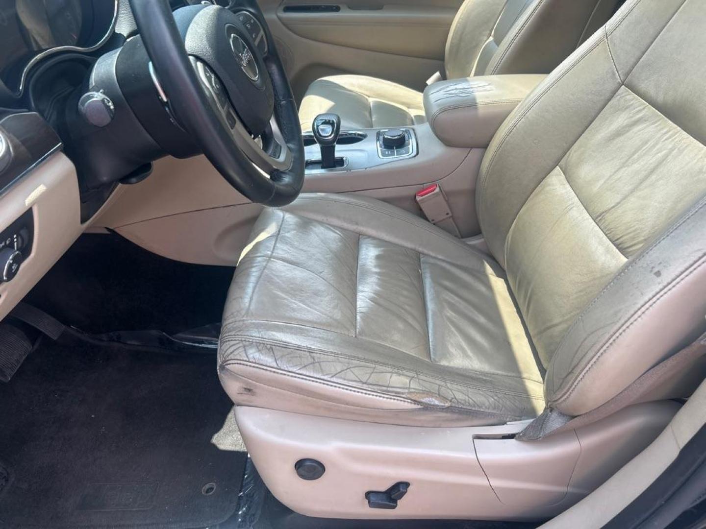 2015 BLACK JEEP GRAND CHEROKEE LIMITED (1C4RJFBG1FC) with an 3.6L engine, Automatic transmission, located at 2514 Williamson Rd NE, Roanoke, VA, 24012, (540) 265-7770, 37.294636, -79.936249 - NO CREDIT CHECK FINANCING WITH ONLY $3800 DOWN PAYMENT!!!! Check out our website www.needausedvehicle.com for our No Credit Check/ In House Financing options!! No Credit Check Available!!! In House Financing Available!!! All Clean Title Vehicles (no Salvaged or flooded vehicles ever on our lot)! - Photo#6